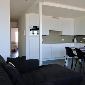 Modern Op De Zeedijk Met 2 Slaapkamers Te Appartement Oostende